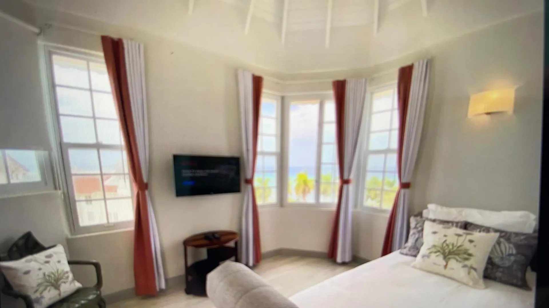 Marriott Seacastles B30 Rooftop Penthouse Montego Bay Daire